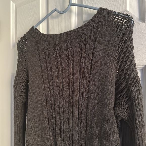 Gray sweater - Picture 4 of 9